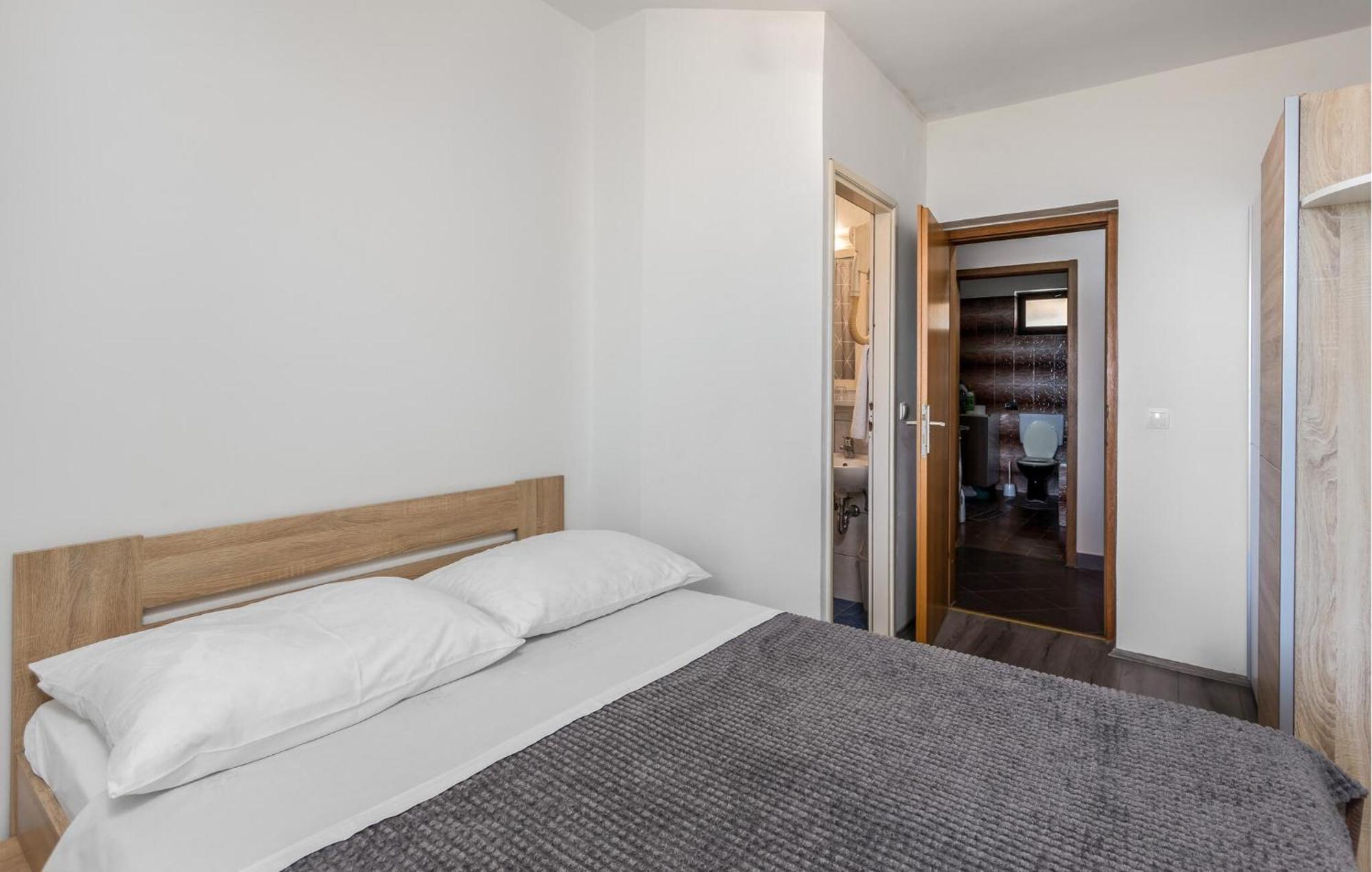 Lovely Apartment In Brsec With House Sea View Εξωτερικό φωτογραφία