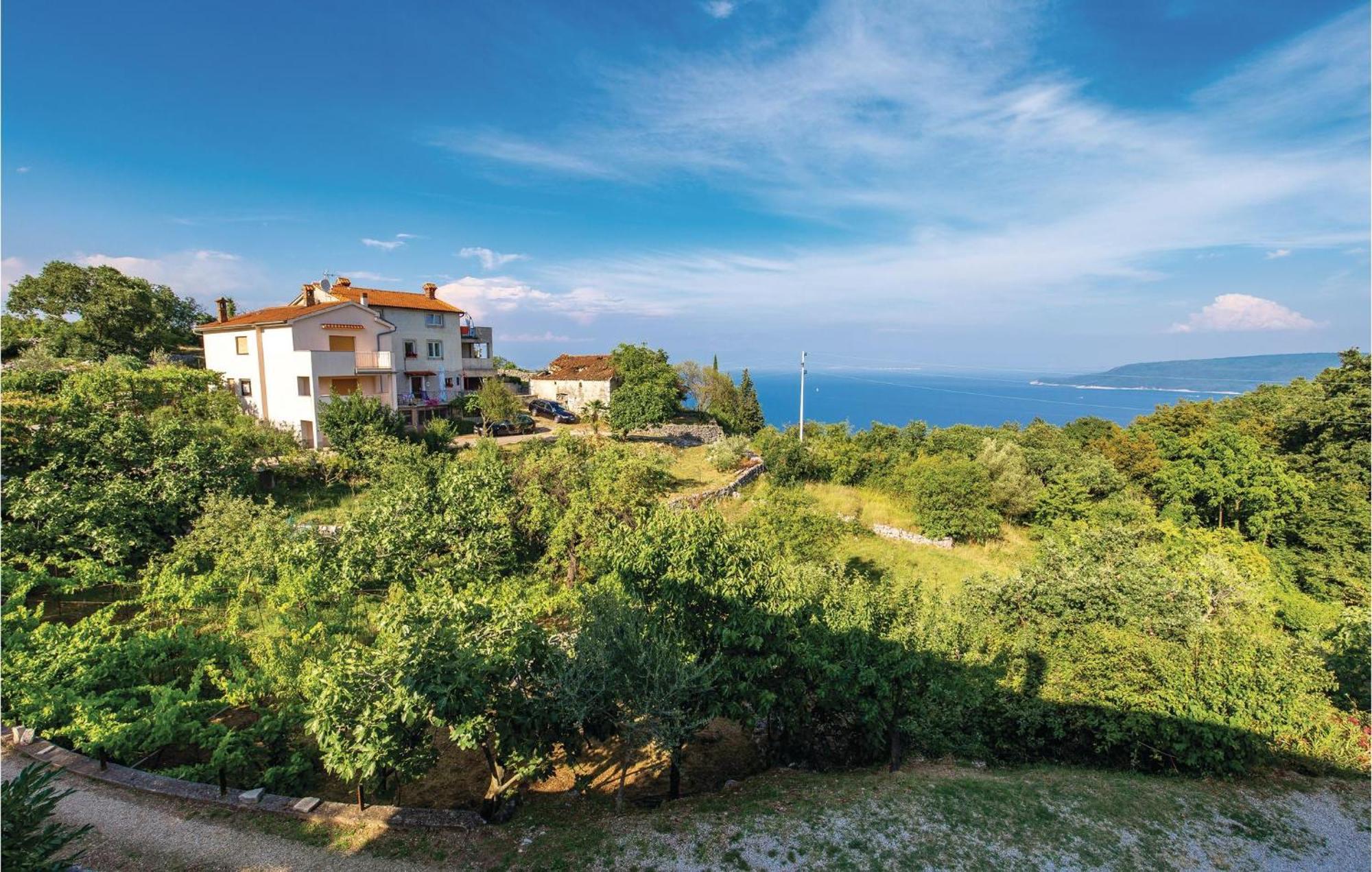 Lovely Apartment In Brsec With House Sea View Εξωτερικό φωτογραφία